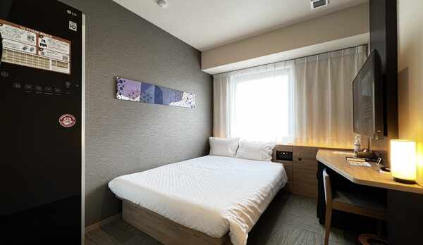 【スタンダードダブルルーム】大人2名様+添い寝1名様で宿泊可能！広々としたベッドで快適ステイ♪