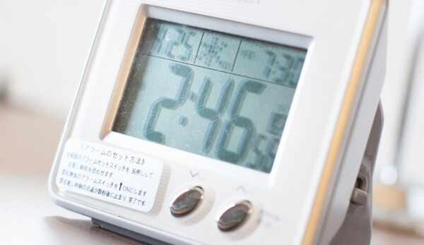 ★目覚まし時計★で朝の目覚めも安心