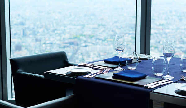 57階　レストラン「ZK」（ジーケー）
