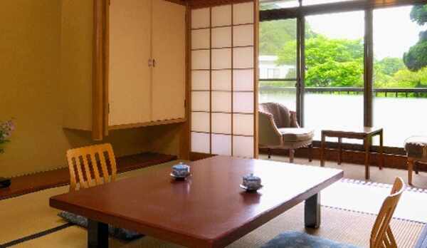 本館和室１０畳一例