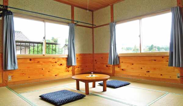 *【部屋】和室8畳一例でございます。Wi-Fiやアメニティをお部屋に完備しております。