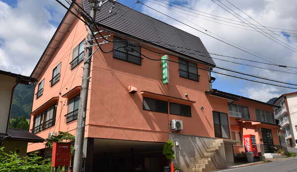 西村屋外観