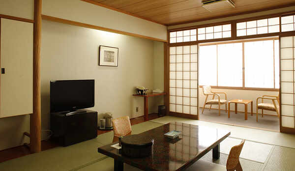 西館　和室12畳