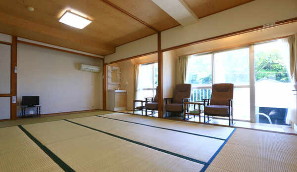 【12畳和室】3名〜6名様までご利用可能です