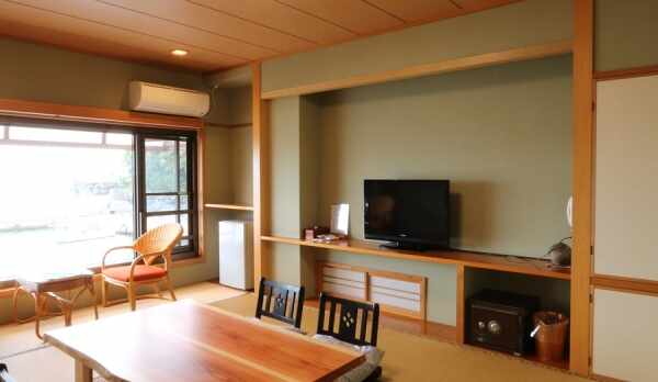 ２F檜風呂付客室*