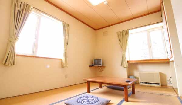 *■和室6畳一例／お部屋の向きによっては、二面採光のお部屋もあり柔らかな自然光が開放感を味わえます