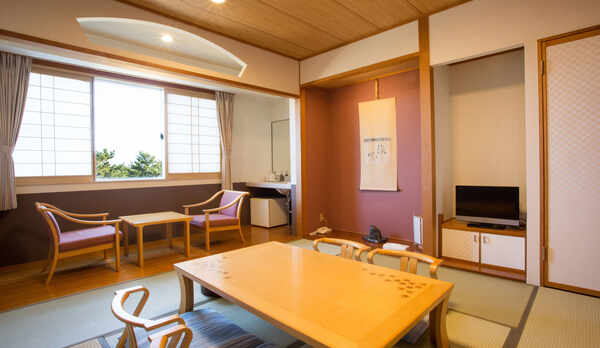 和室8畳(トイレ付)