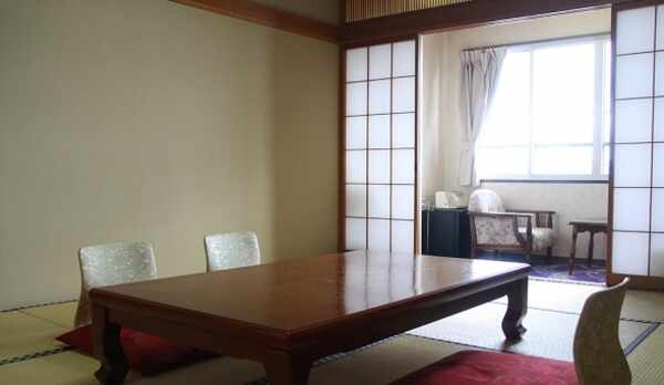 こちらは10畳のお部屋です