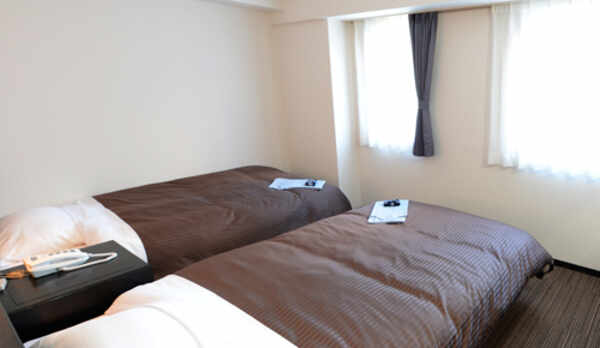 2Fリニューアル客室：ツイン／シンプルでありながら通常客室とは一線を画した設備にてご提供