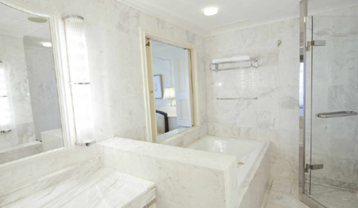 ホテル ザ マンハッタン 料金比較 宿泊予約 価格 Com