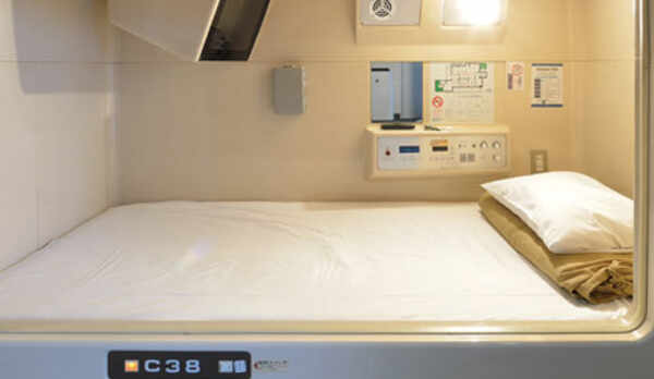 カプセルホテル