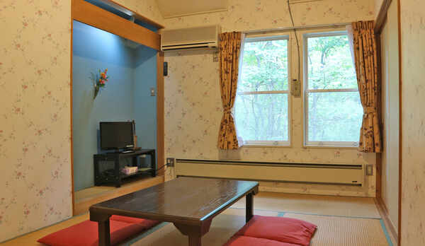 *【和室7.5畳一例】お布団4組敷ける、モダンな和室7.5畳