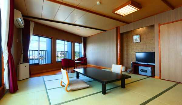 「海が見える和室(バス・トイレ付)」203号室