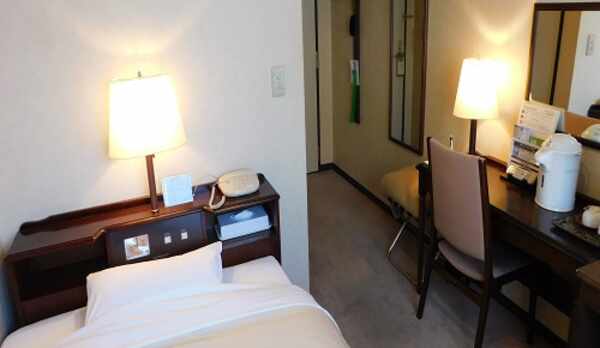 シングルルーム【14平米　122センチ幅ベッド】