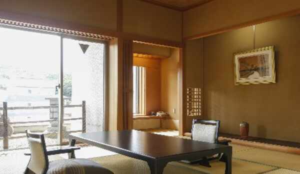 最上階客室【和室12.5畳+8畳】