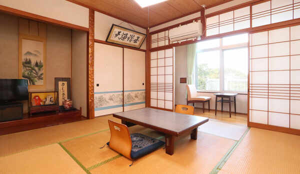 ご予約人数によりお部屋を振り分けさせていただきます