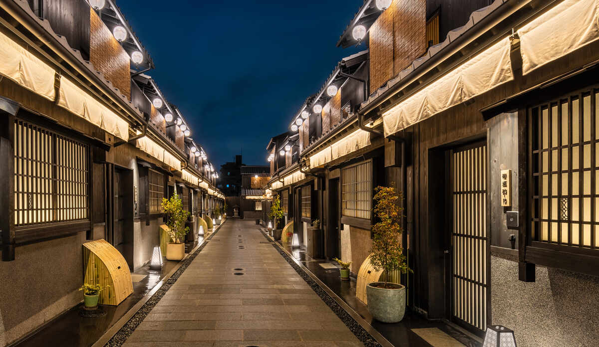 ロピア 爆買い 伝統的街並み (美々津)額装済み （美々津伝統的建造物群保存地区 絵画