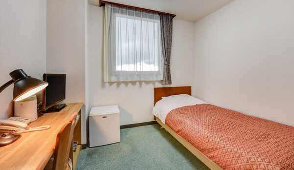 *シングルB・Ｃ(客室一例)／シンプルながら機能的なお部屋はビジネスに最適！