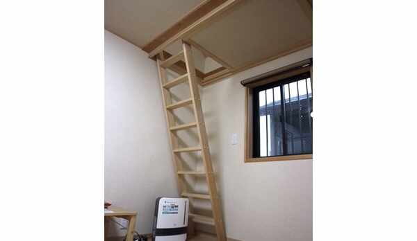 月ロフトへ行く階段