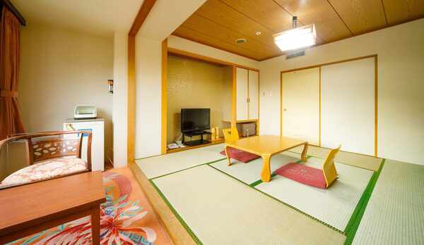 【本館】和室8〜10畳／リーズナブルに旅行したい方に最適な本館和室。