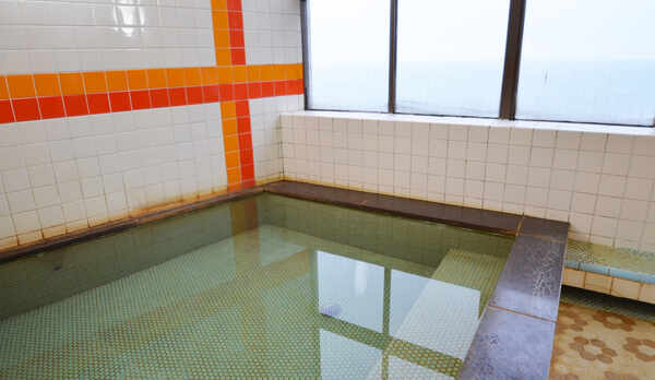 *夫婦岩が見れる展望大浴場