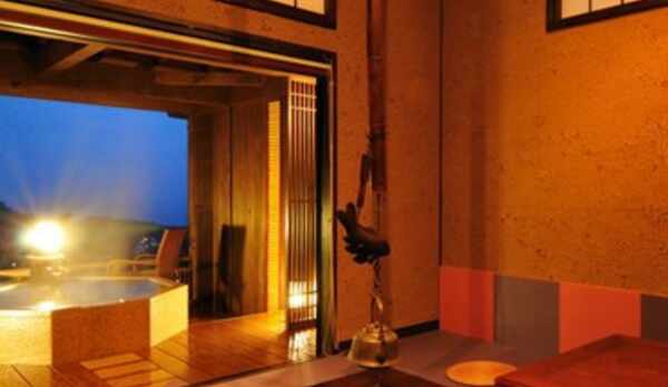 離れ特別室　露天風呂