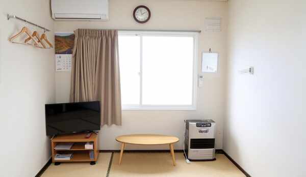 【和室６畳】客室からは知床連山の眺望が楽しめます。