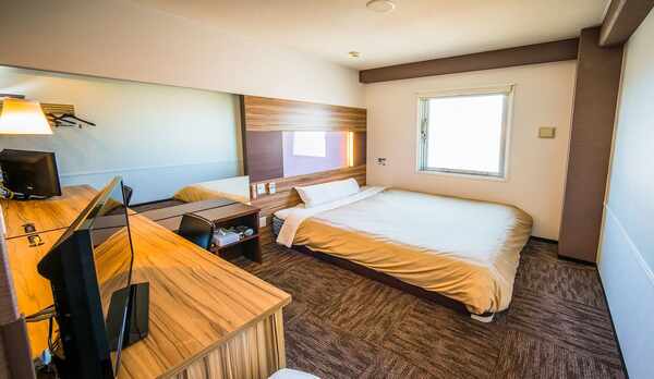 ベッド幅が150cmのスタンダードルームです♪