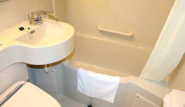 ユニットバス 浴槽と洗面所