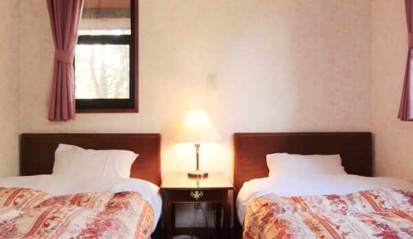 ツインルーム（バス・トイレ付）