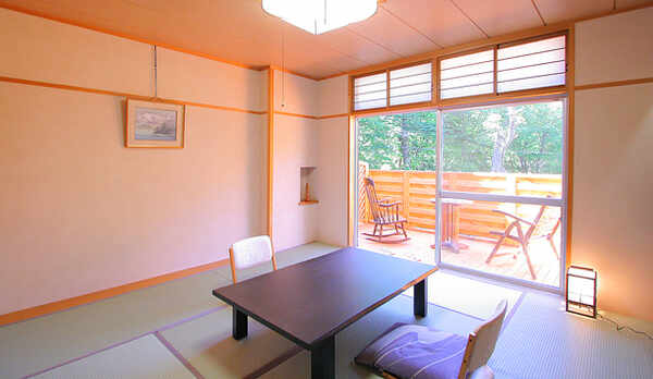 テラス付き特別和室8畳