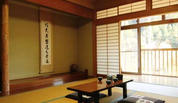 和室10畳　1名〜5名でご利用できます。