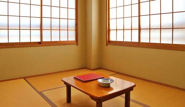 *【和室8畳】足を伸ばしてお寛ぎいただける心地よい和室。