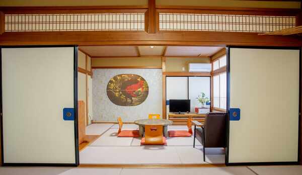 *【客室】2023年9月新設！広々22畳（和室10畳+寝室12畳）Fukui・恐竜&times;越前蟹ルーム