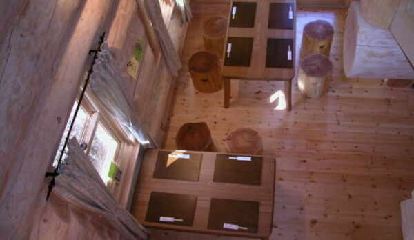 ログハウス本館ダイニング風景