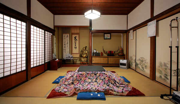【お部屋】蔵の中にある和室にお泊り頂けます。