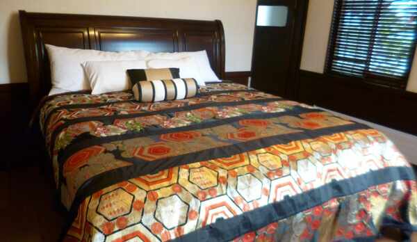 貴賓館マスターベッドルーム