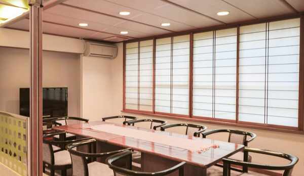 【家族の団欒 嵐】ダイニング付和室17畳+ツインベット『花二』