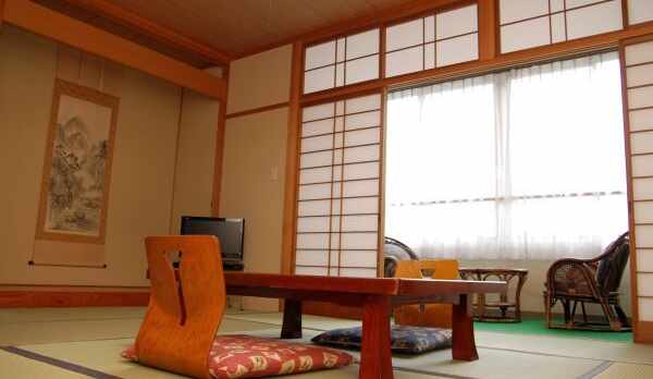 和室10畳+広縁2畳間