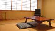 *客室（一例）畳のお部屋でのんびりとお寛ぎください。