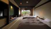 【和室6畳】モダンな低層ベッド２つと広縁がございます。２部屋のみですがお二人でご利用にお勧めです
