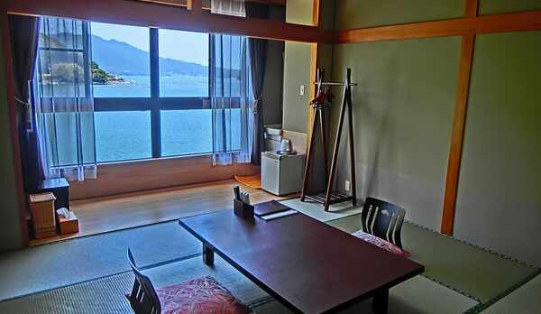 【一般客室】　8畳/海側客室/トイレ付