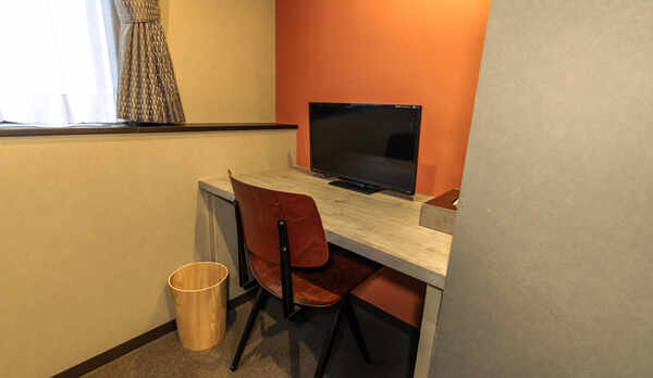 ダブルルーム  デスク