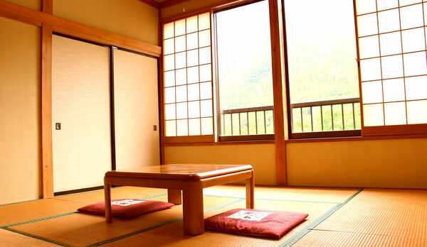 【厳しい山の自然を体験】 山々の見える♪和室一間　