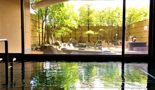 非日常を感じながら庭園を眺め、時間の流れを愉しむ。〜姫島の湯〜