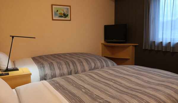 ツインルーム◇2019年8月リニューアル完了◇120㎝幅ベッド2台・Wi-Fi無料