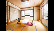 【和室8畳】客室にはテレビはございません。自然を感じながら穏やかな時間をお過ごしください。