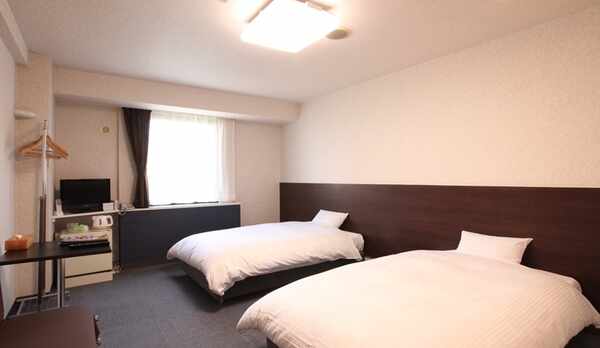 （部屋-ツインルーム）エキストラベッドを入れて3人でも泊まれます。