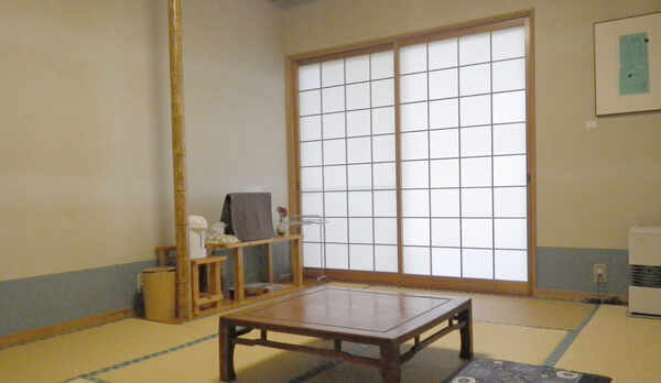 *【部屋一例／和室8畳】明るく、ゆったりと寛げる和室をご用意いたします。