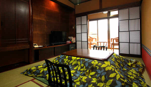 ■6畳／モダンな色合いとデザインのお部屋です。